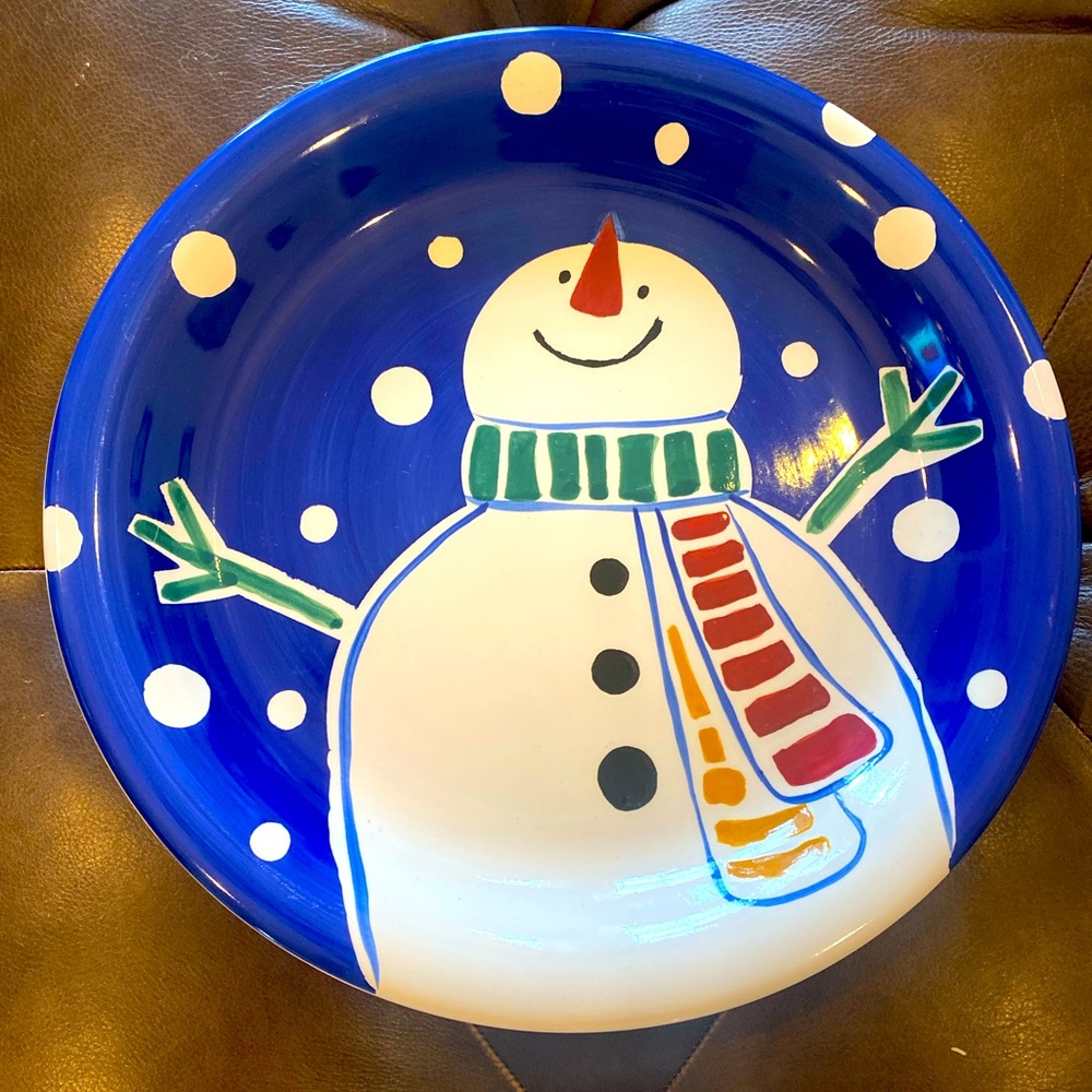 12 Snowman Plates. Hand painted. Beautiful porcelain. Selling as a set